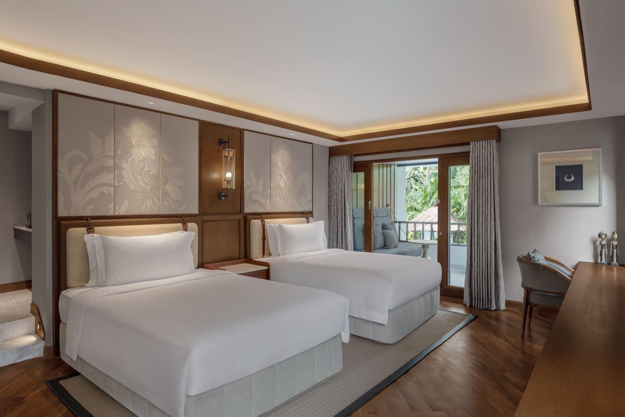 2 Bedroom Presidential Suite, Bedroom 1: 1 King, Bedroom 2: 2 Twin, Sofa bed, Lagoon view