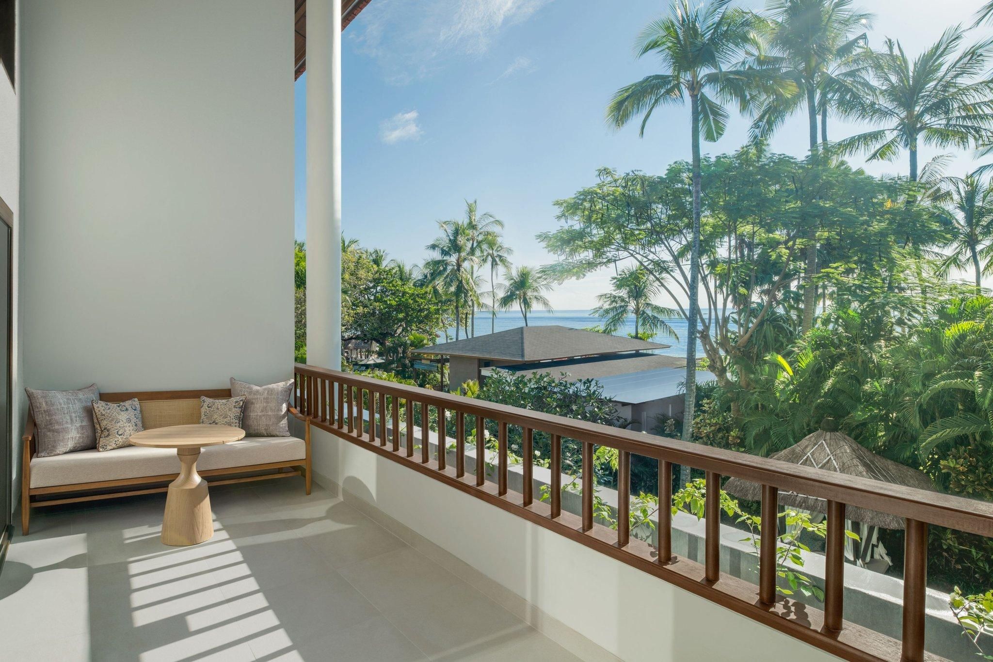 1 Bedroom Bi-level Suite, 1 King, Sofa bed, Ocean view