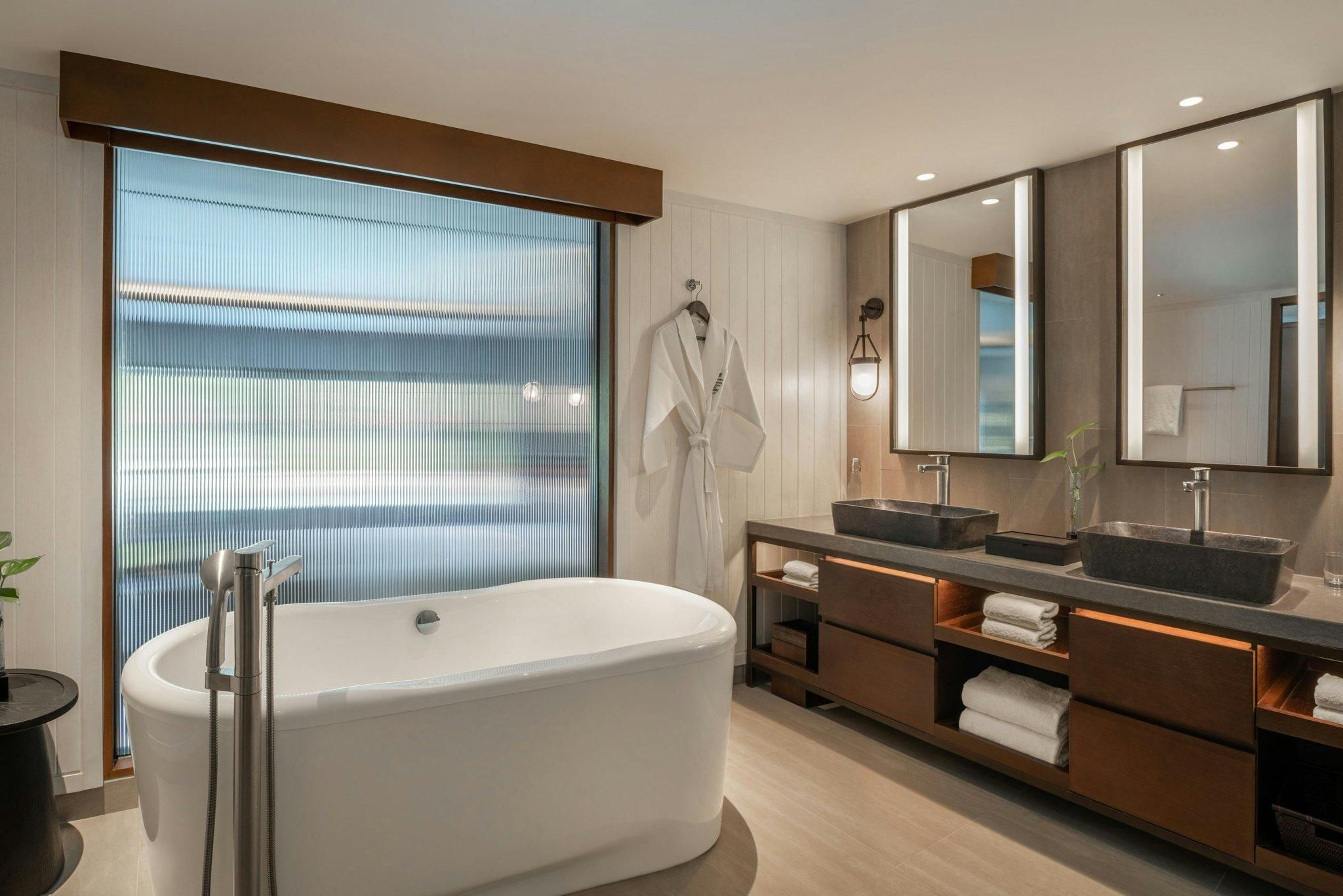 Studio, 1 King, Lagoon view, Lagoon access