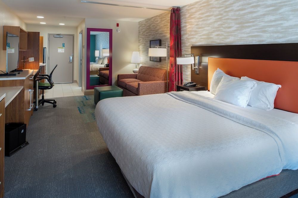 Premium Studio Suite, 1 King Bed, Non Smoking