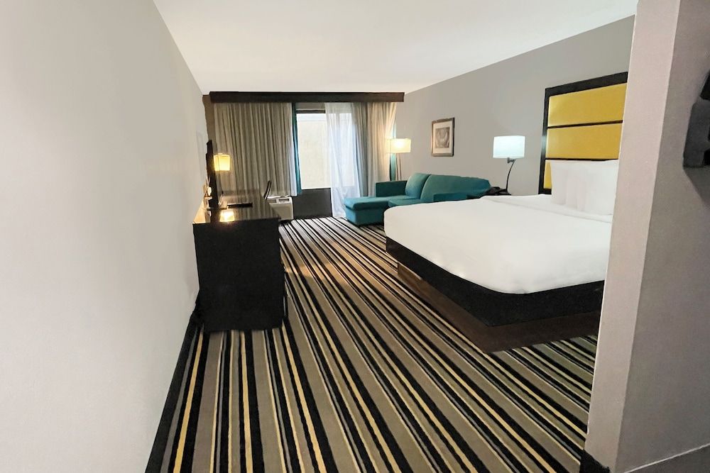 Suite, 1 King Bed