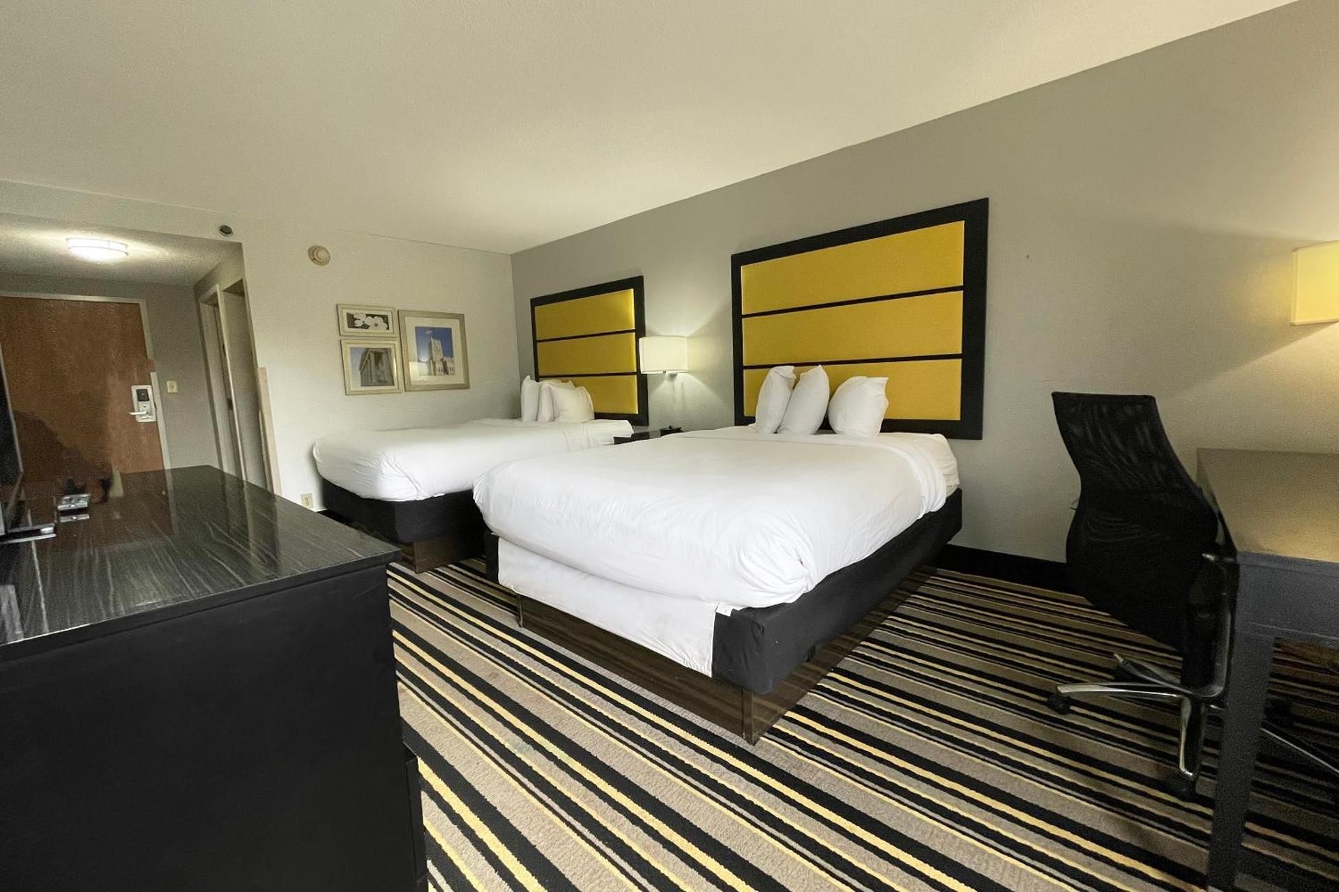 2 Queen Beds Non-Smoking