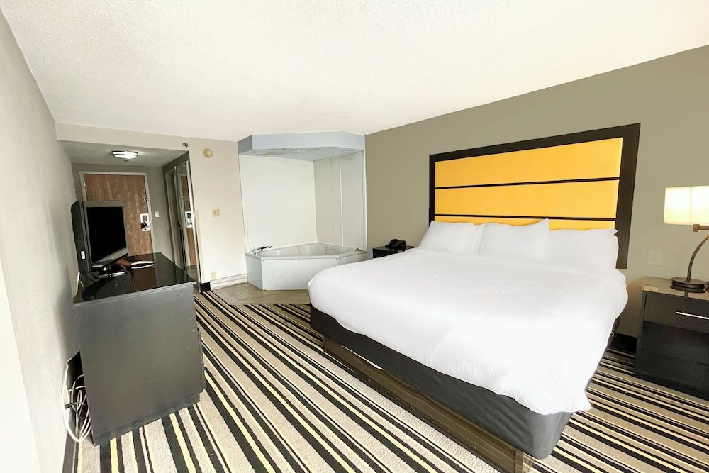 Suite, 1 Bedroom, Jetted Tub