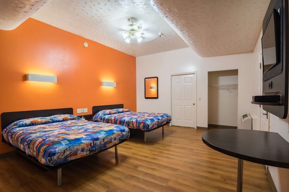 Motel 6 Globe, AZ Standard Room, 2 Queen Beds, Accessible, Non Smoking