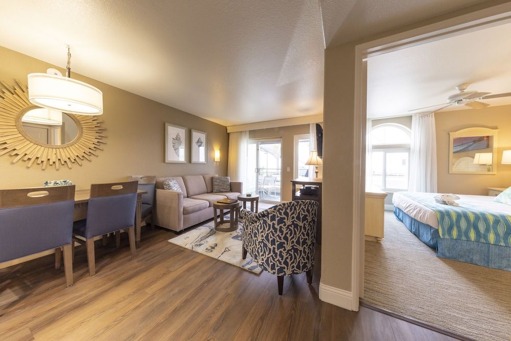 Capistrano Surfside Inn Suite, 2 Bedrooms 4