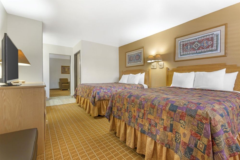 Best Western Gold Canyon Inn & Suites Suite, Multiple Beds, Non Smoking, Refrigerator & Microwave (with Sofabed)