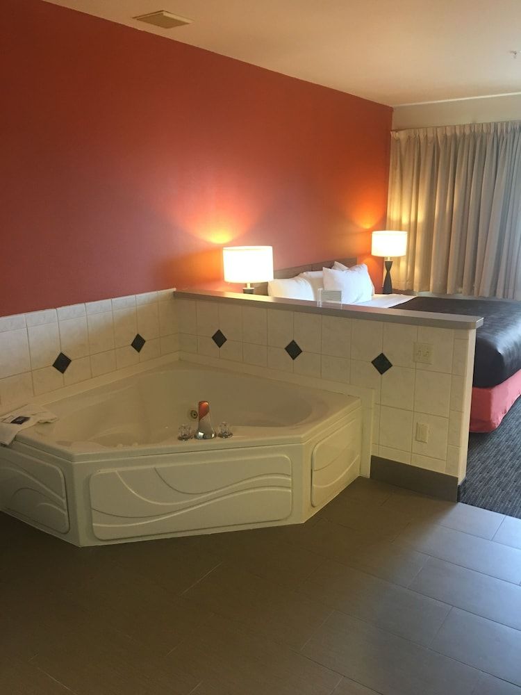 Suite, 1 King Bed with Sofa bed, Non Smoking