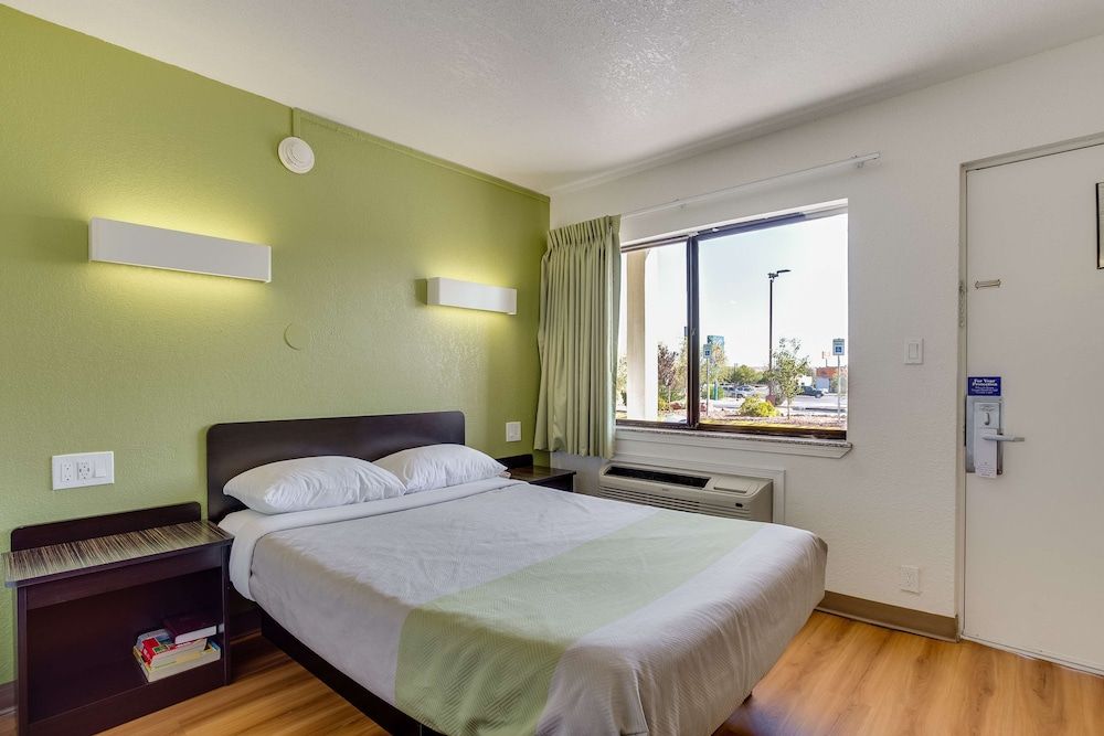Standard Room, 1 Double Bed, Accessible, Non Smoking