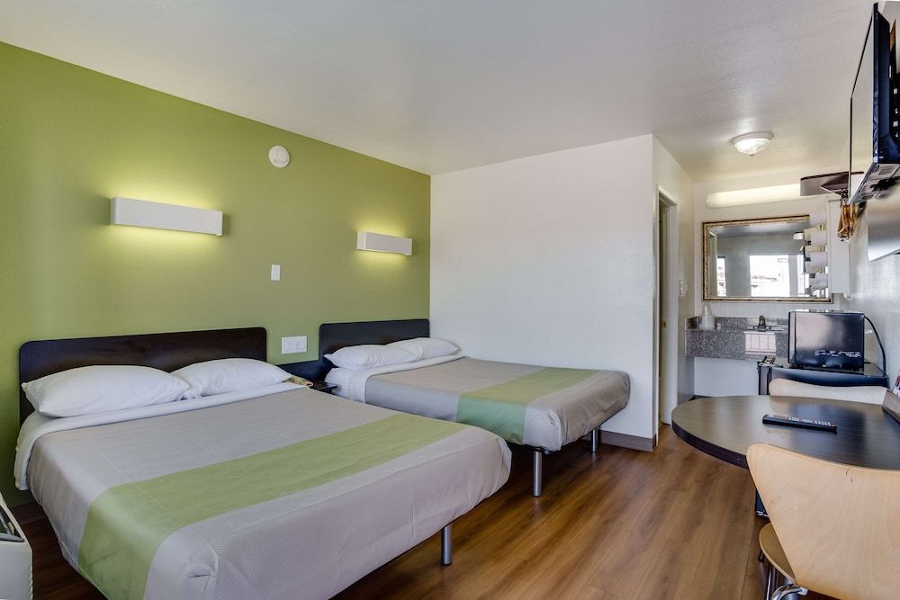 Deluxe Room, 2 Double Beds, Non Smoking, Refrigerator & Microwave