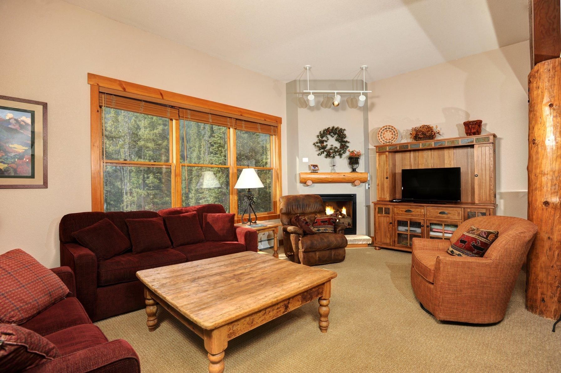 Trappers Crossing | 1 Bedroom 1 Bath Condominium
