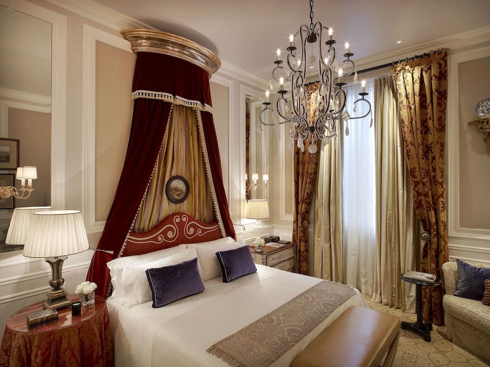 The St. Regis Florence Deluxe Room, 1 King Bed 3