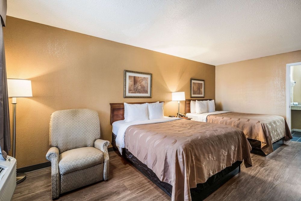 Room, 2 Queen Beds, Accessible, Non Smoking (Accessible Tub)