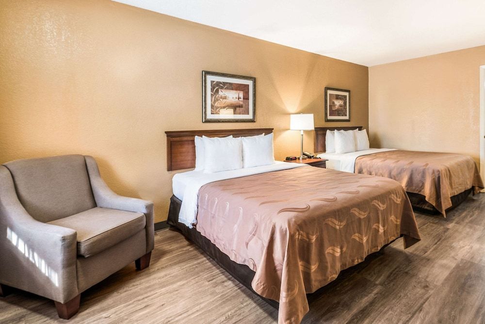 Room, 2 Queen Beds, Accessible, Non Smoking (Roll-In Shower)