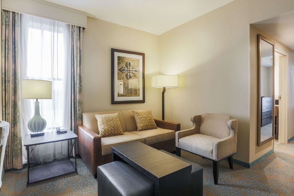 Suite, 1 King Bed, Accessible, Non Smoking (Hearing)