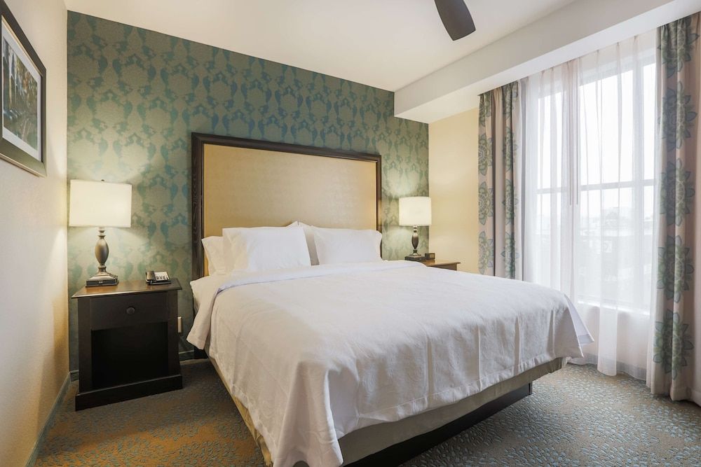 Premium Studio Suite, 1 King Bed, Non Smoking