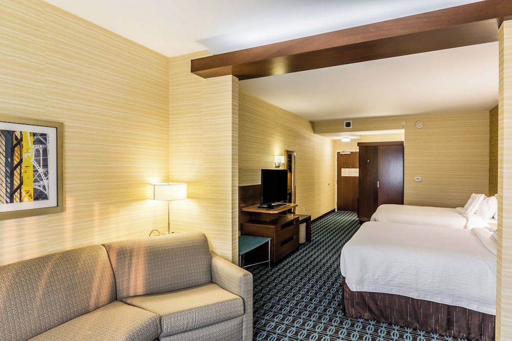 Suite, Multiple Beds
