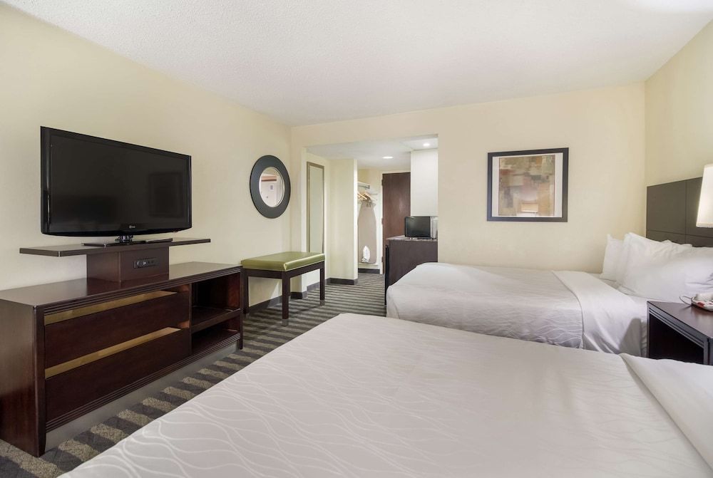 Standard Room, 2 Double Beds, Non Smoking, Refrigerator & Microwave