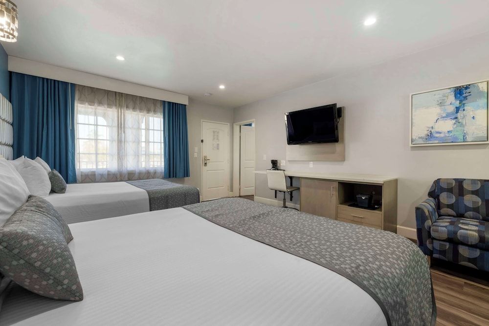 Standard Room, Multiple Beds, Non Smoking, Refrigerator (with Sofabed)