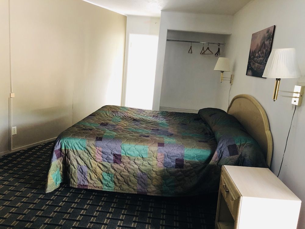 Motel Garberville Deluxe Room, 1 King Bed, Non Smoking