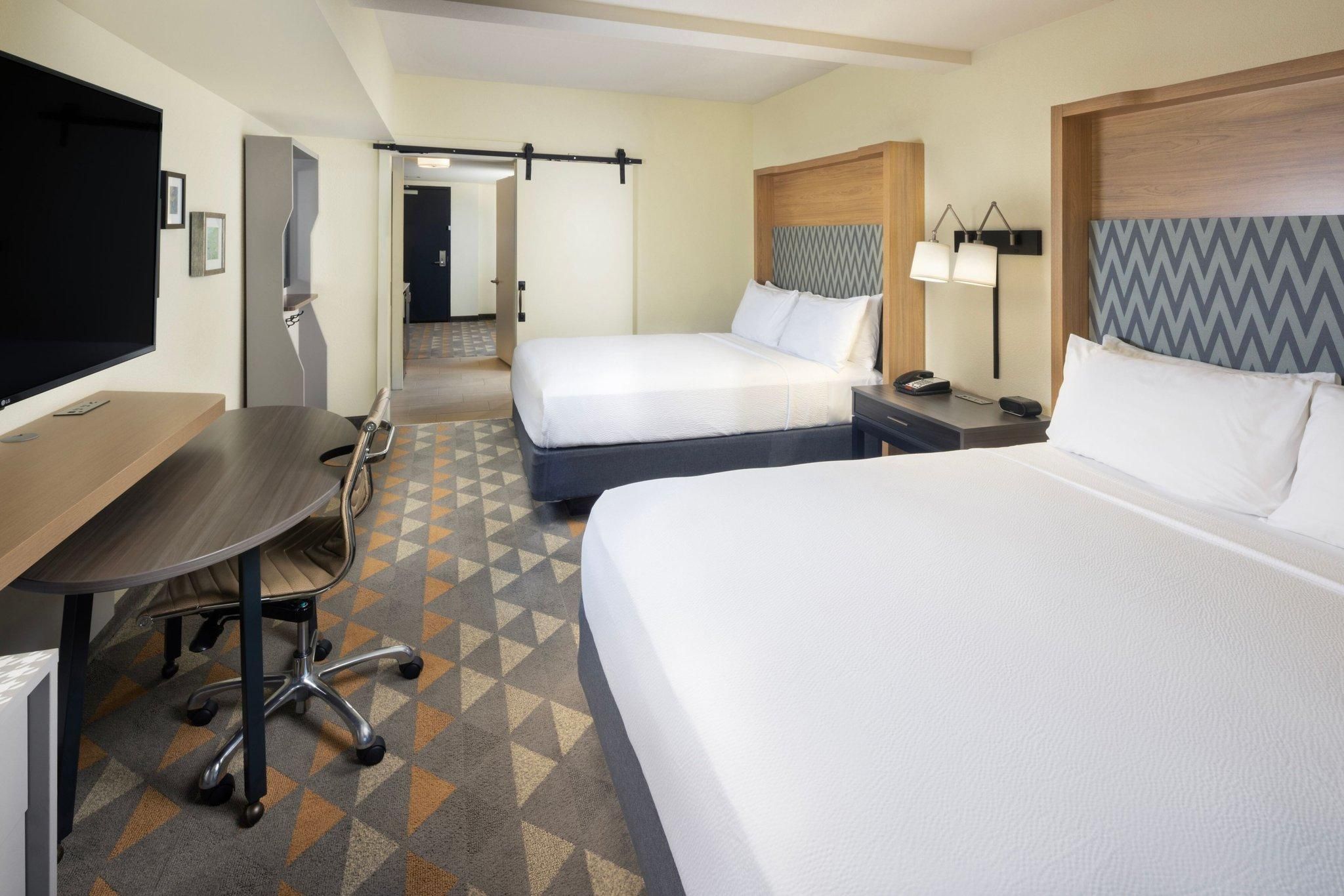 Two Queen Suite Balcony, Studio Suite, 2 Queen, Sofa bed, Balcony