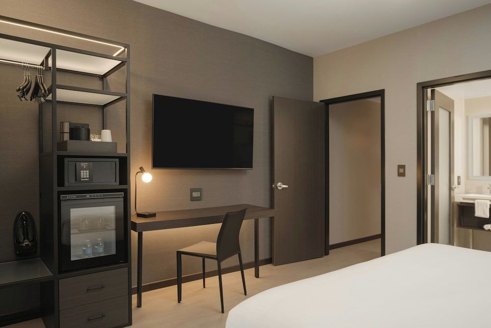 AC Hotel by Marriott Asheville Biltmore Village Studio Suite, Multiple Beds, Balcony 4