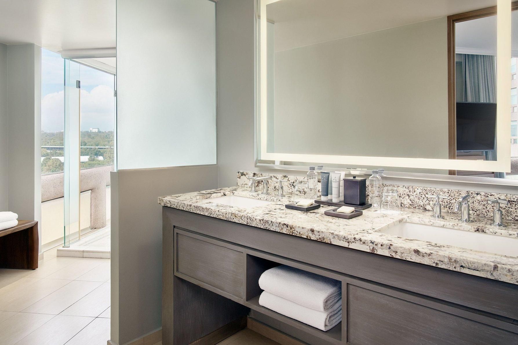 Executive Level Suite, 1 Bedroom Larger Suite, 1 King, High floor