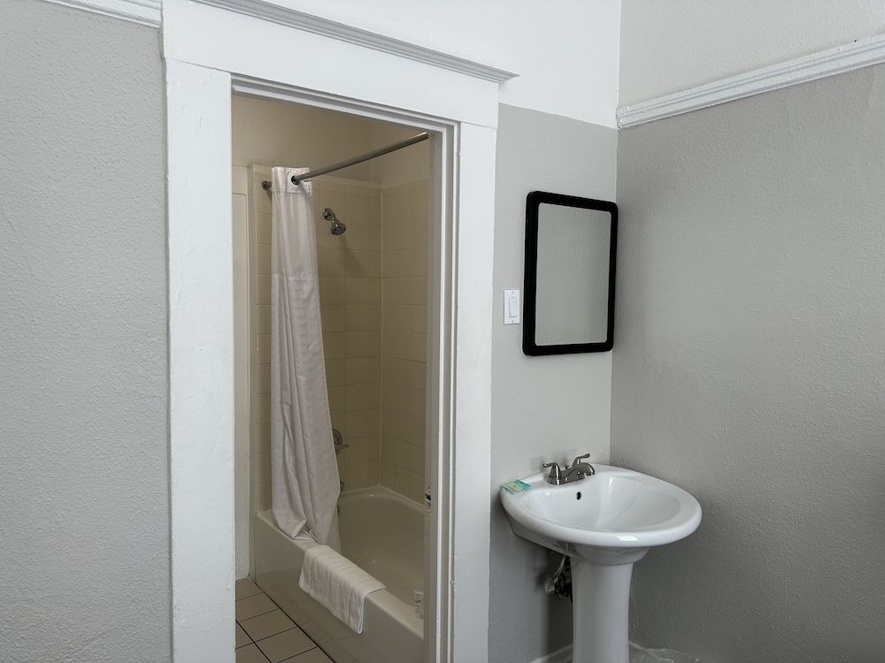 Hotel Ikon Standard Room, 1 Double Bed, Private Bathroom 14