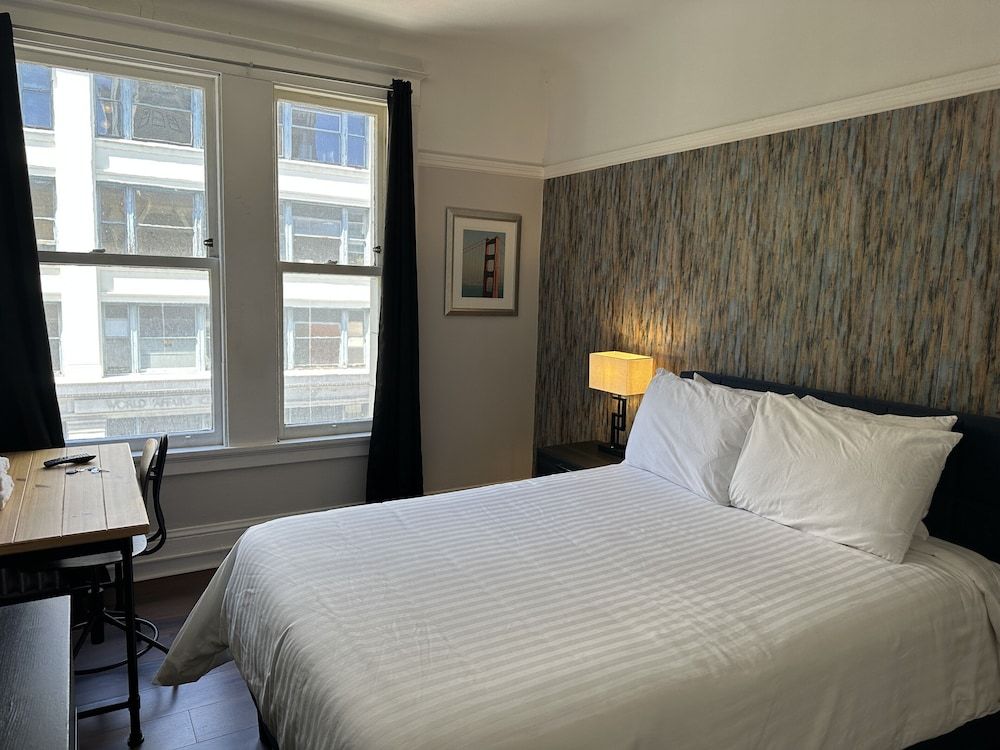 Hotel Ikon Standard Room, 1 Double Bed, Private Bathroom 4
