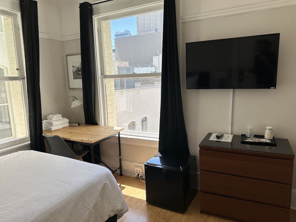 Hotel Ikon Standard Room, 1 Double Bed, Private Bathroom 16