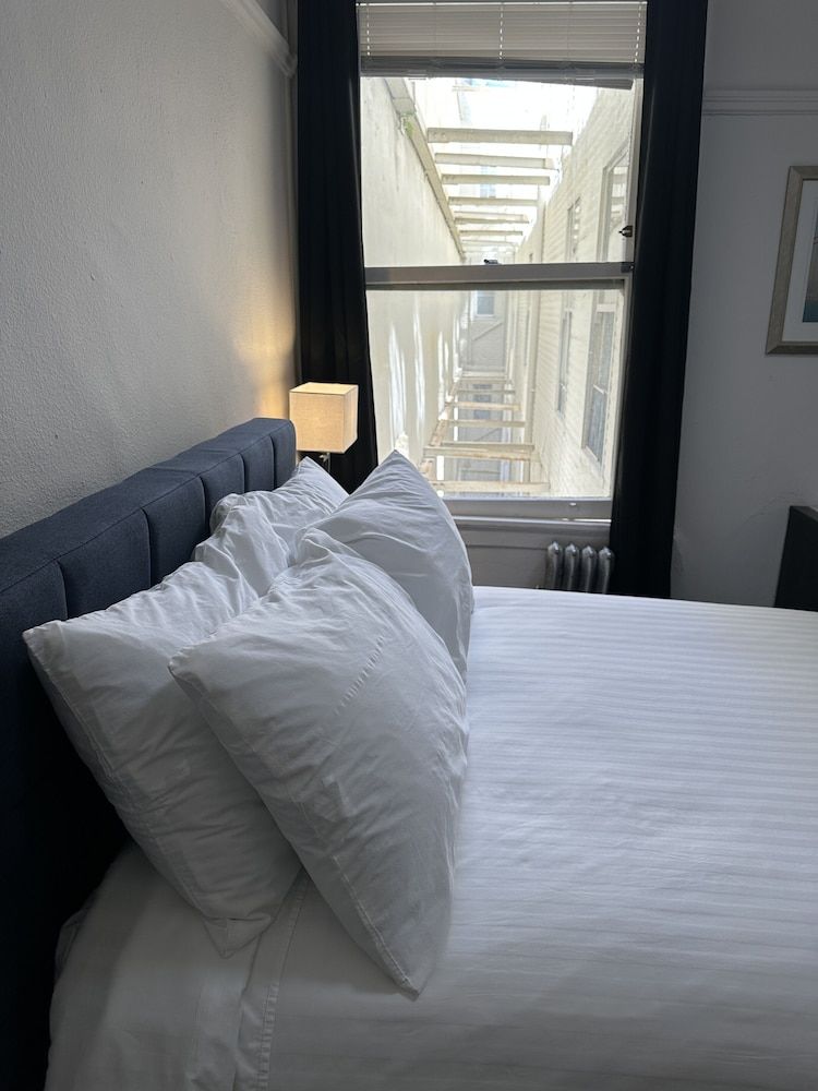 Hotel Ikon Standard Room, 1 Double Bed, Private Bathroom 10