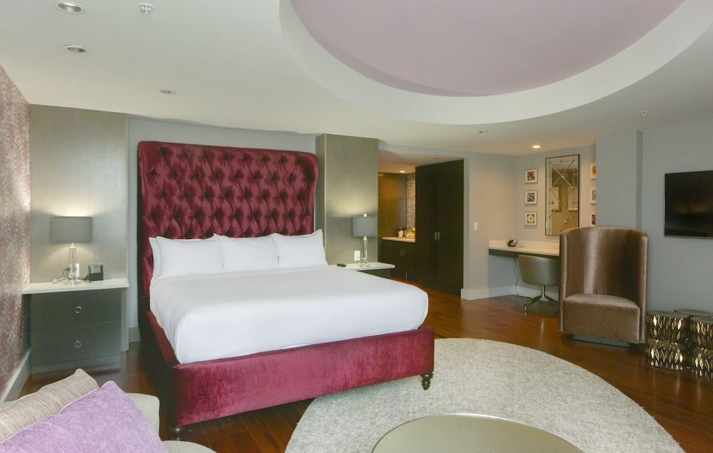 Suite, 1 King Bed (Bridal)