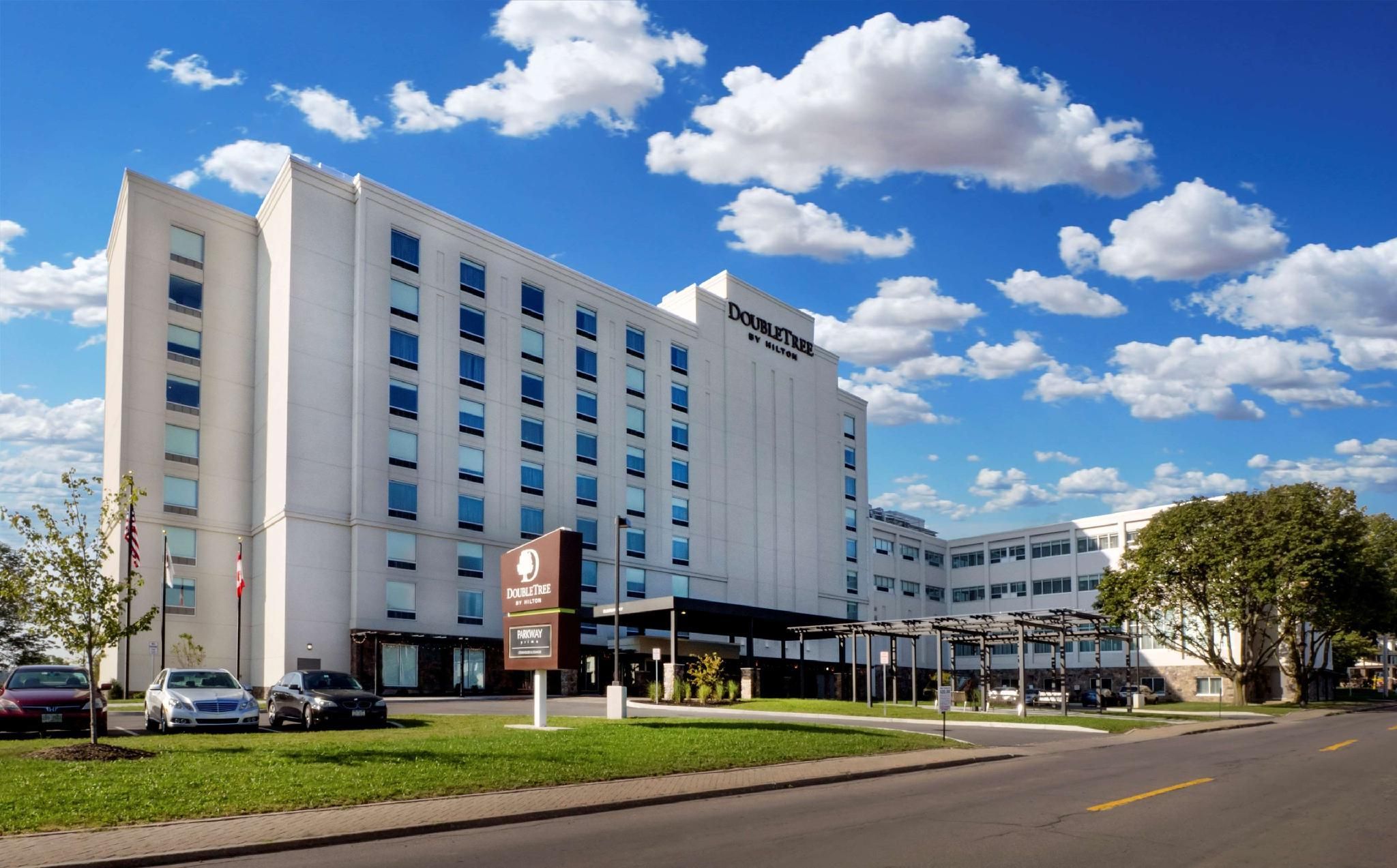 undefined DoubleTree by Hilton Niagara Falls 3
