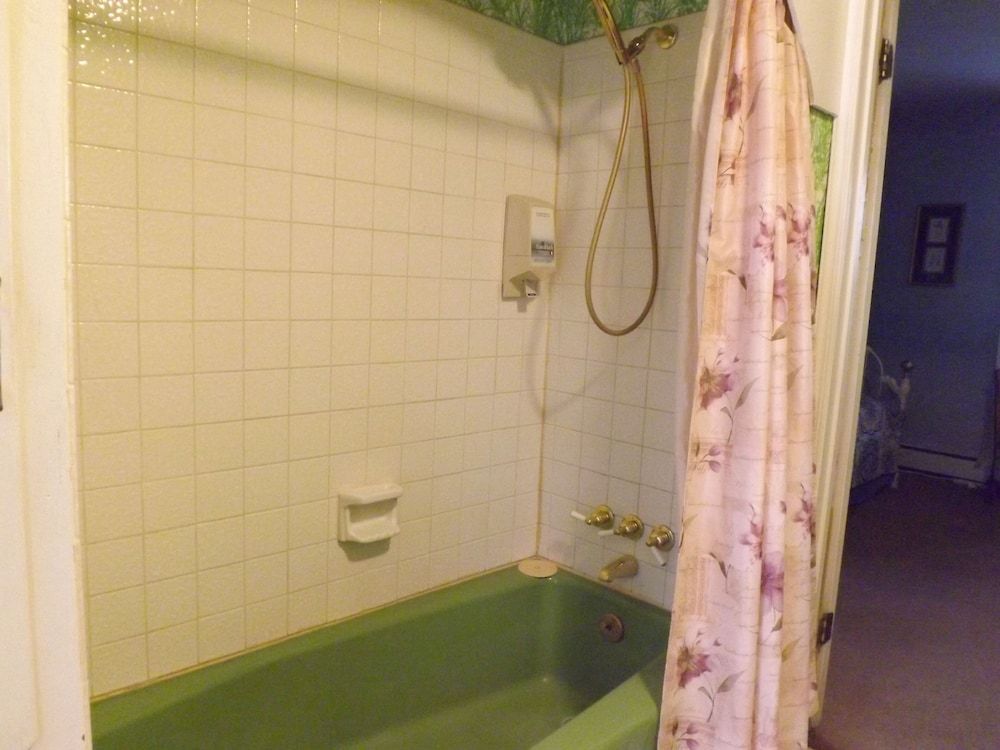 Arizona Mountain Inn and Cabins Suite, Private Bathroom (Suite 22/23 - Adult Only (No Pets) 4