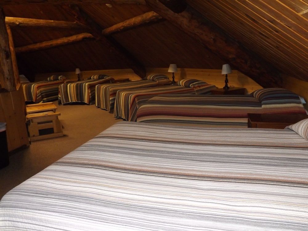 Arizona Mountain Inn and Cabins Cabin, Private Bathroom (Hogan) 3