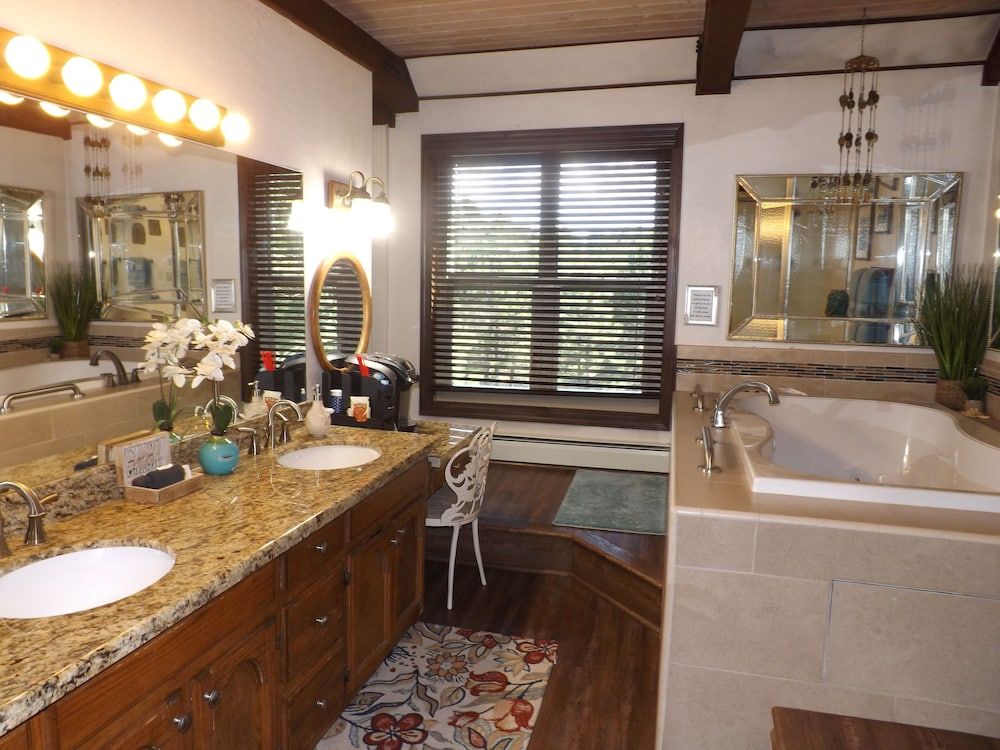 Arizona Mountain Inn and Cabins Honeymoon Suite, Ensuite (Suite 21 - Adult Only (No Pets) 6