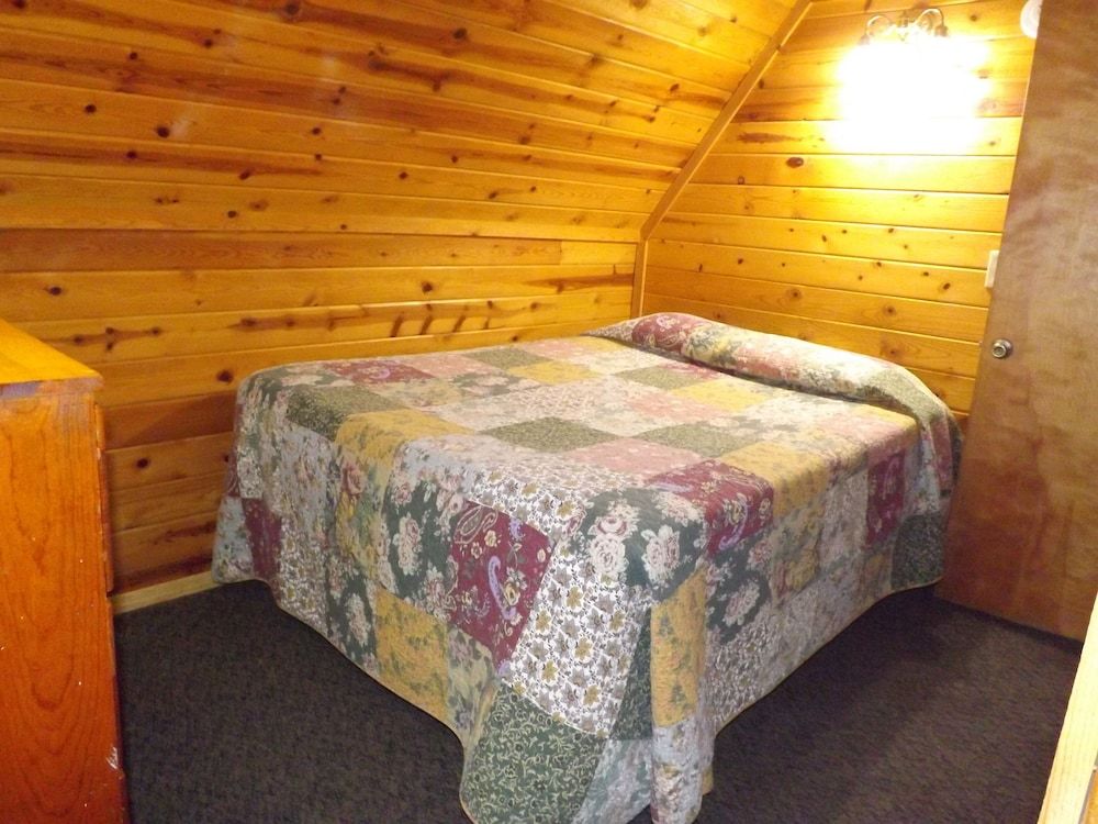 Signature Cabin, Private Bathroom, Mountain View (Cabin 6)