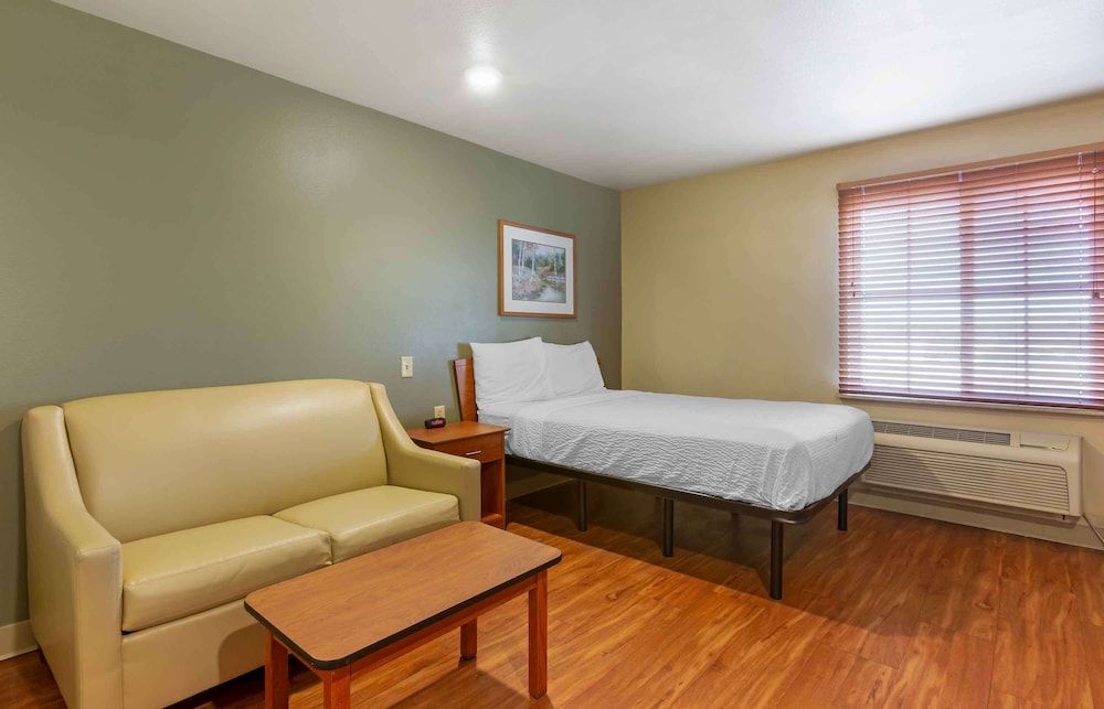 Deluxe Studio, Non Smoking, Refrigerator & Microwave