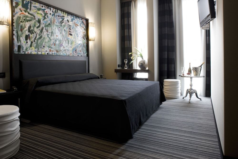 Twentyone Hotel Standard Double Room