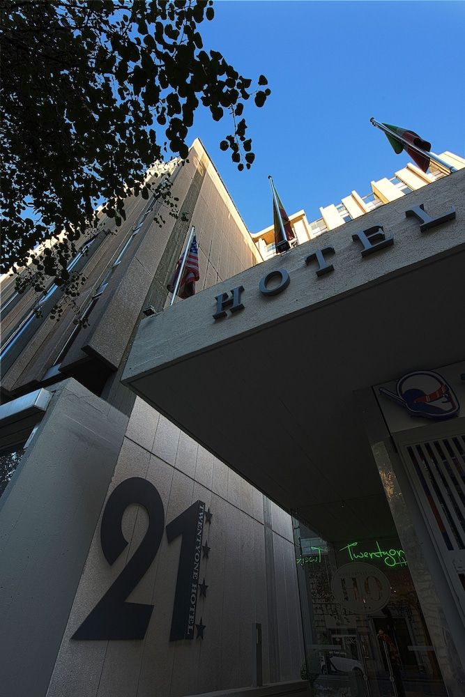 undefined Twentyone Hotel 7