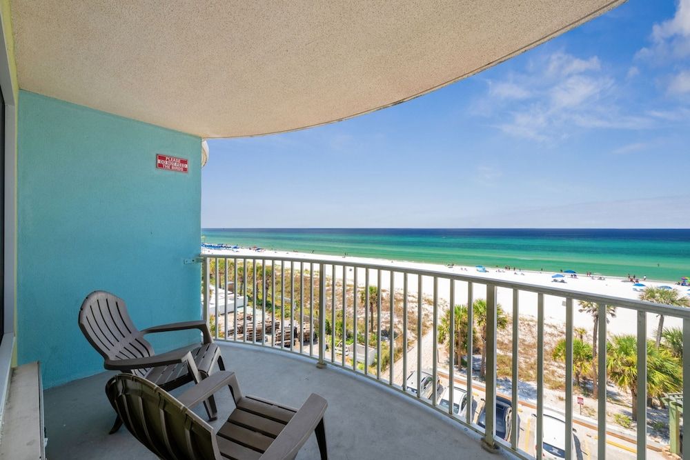 Deluxe Suite, 2 Double Beds, Kitchen, Beachfront