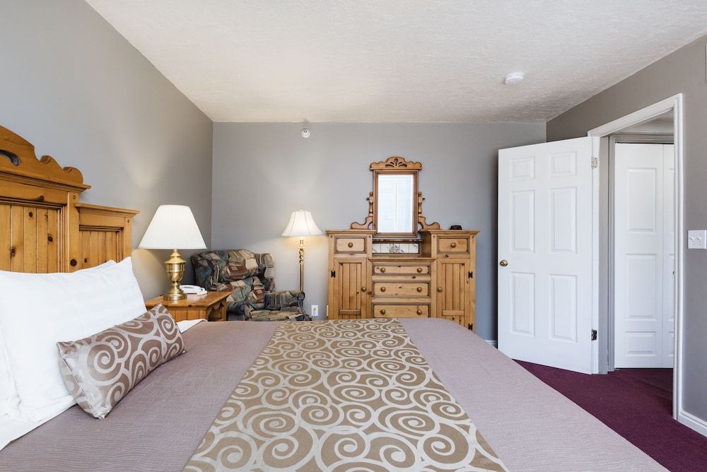 Condominium, Queen, 2 Bedroom