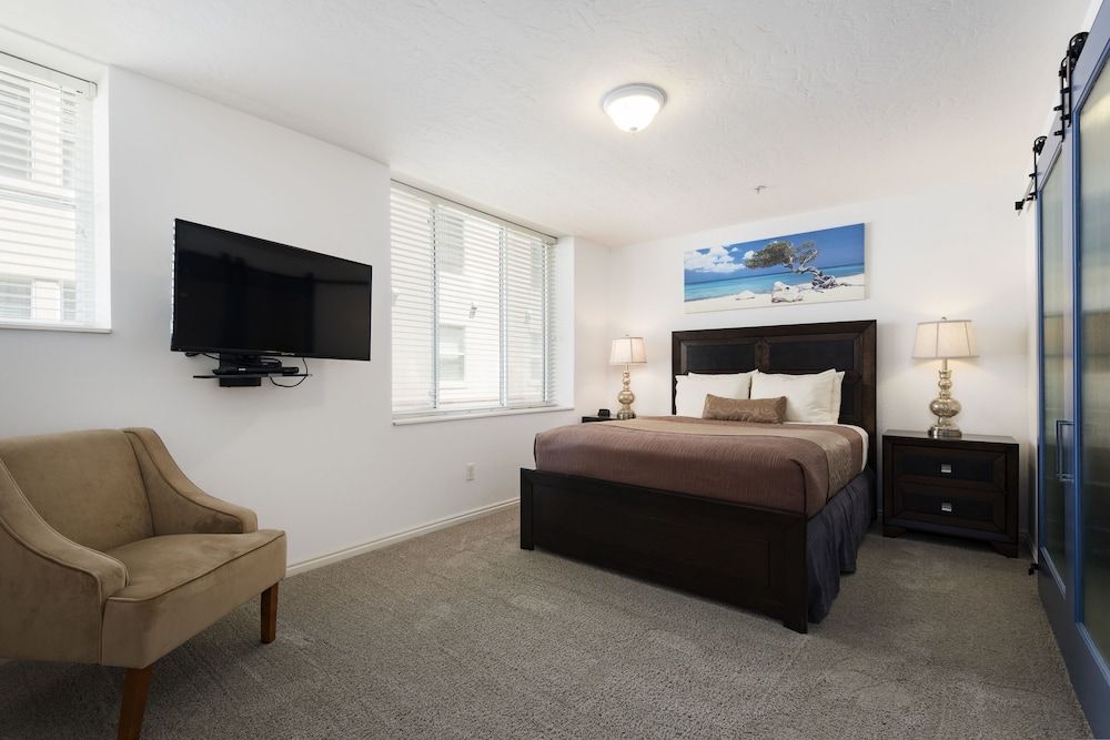Deluxe Condo, Queen, 1 Bedroom