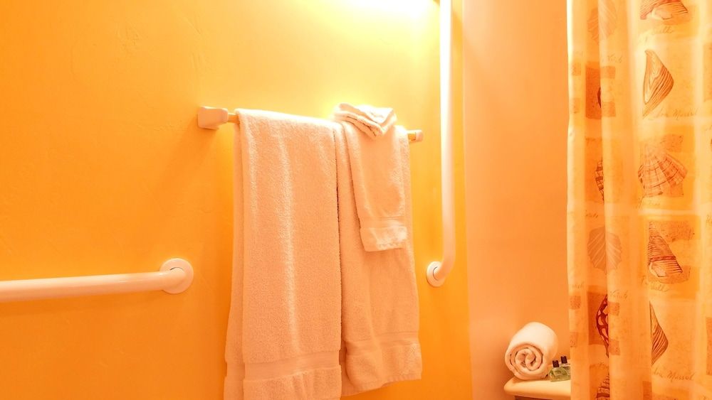 Classic Room, 1 Queen Bed, Accessible, Garden View