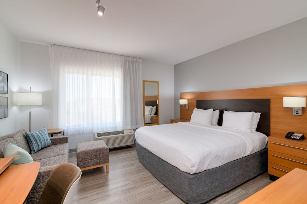 Studio, 1 King Bed with Sofa bed, Non Smoking (Mobility Accessible, Tub)