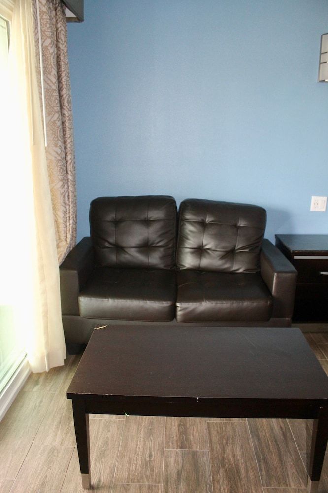 Crescent Inn Standard Room 9