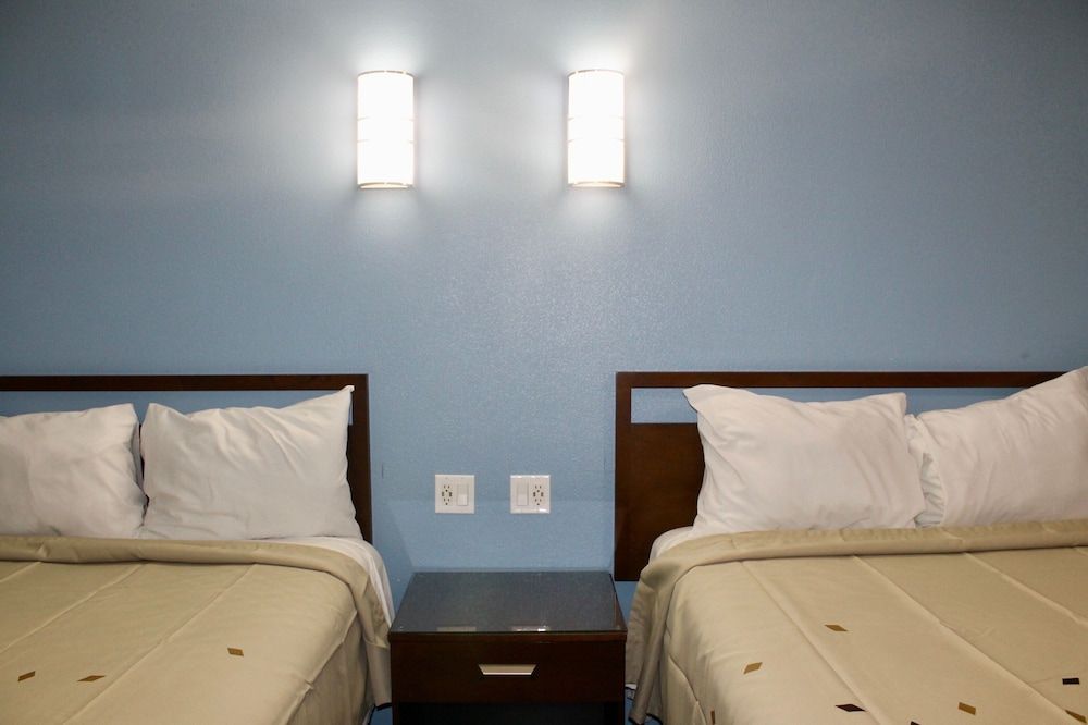 Crescent Inn Double Room 2