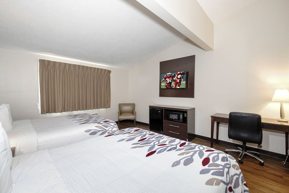 Deluxe Room, 2 Queen Beds (Smoke Free)