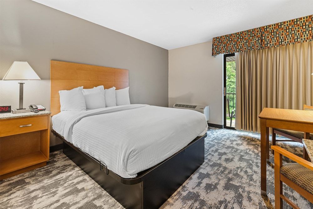 Standard Room, 2 Queen Beds, Non Smoking, Balcony