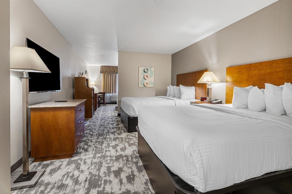 Standard Room, Multiple Beds, Non Smoking, Refrigerator & Microwave (1 king and 2 queen beds)