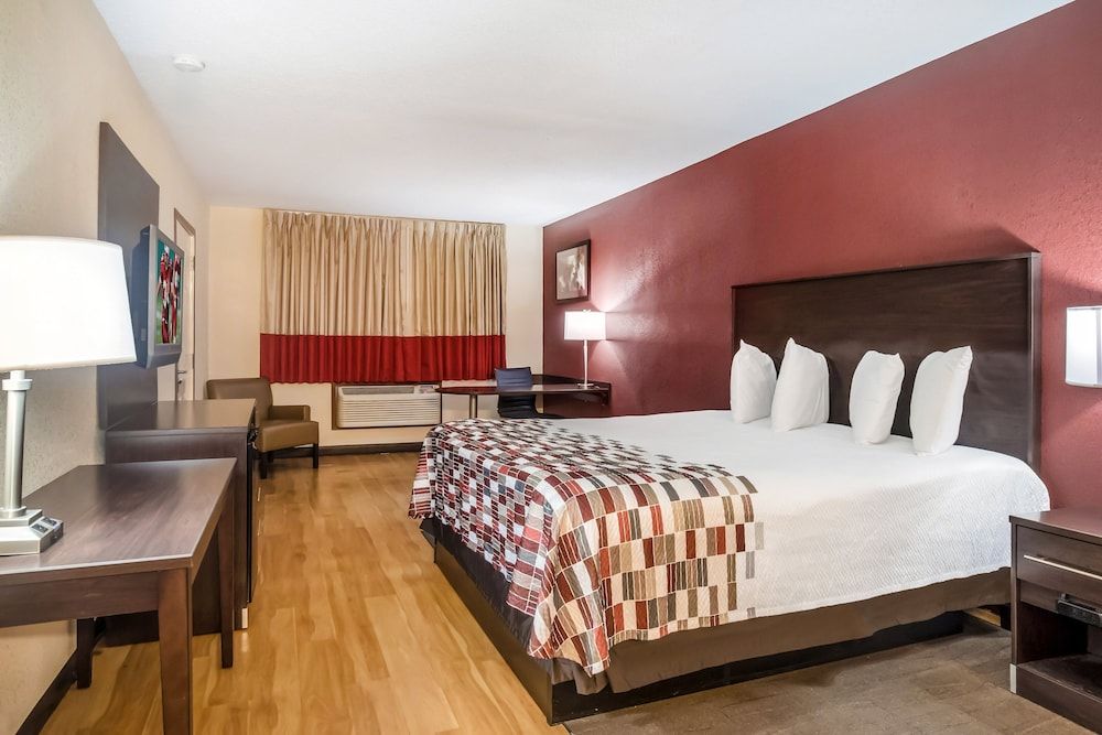 Red Roof Inn Chicago - Alsip Superior Room, 1 King Bed, Non Smoking 3